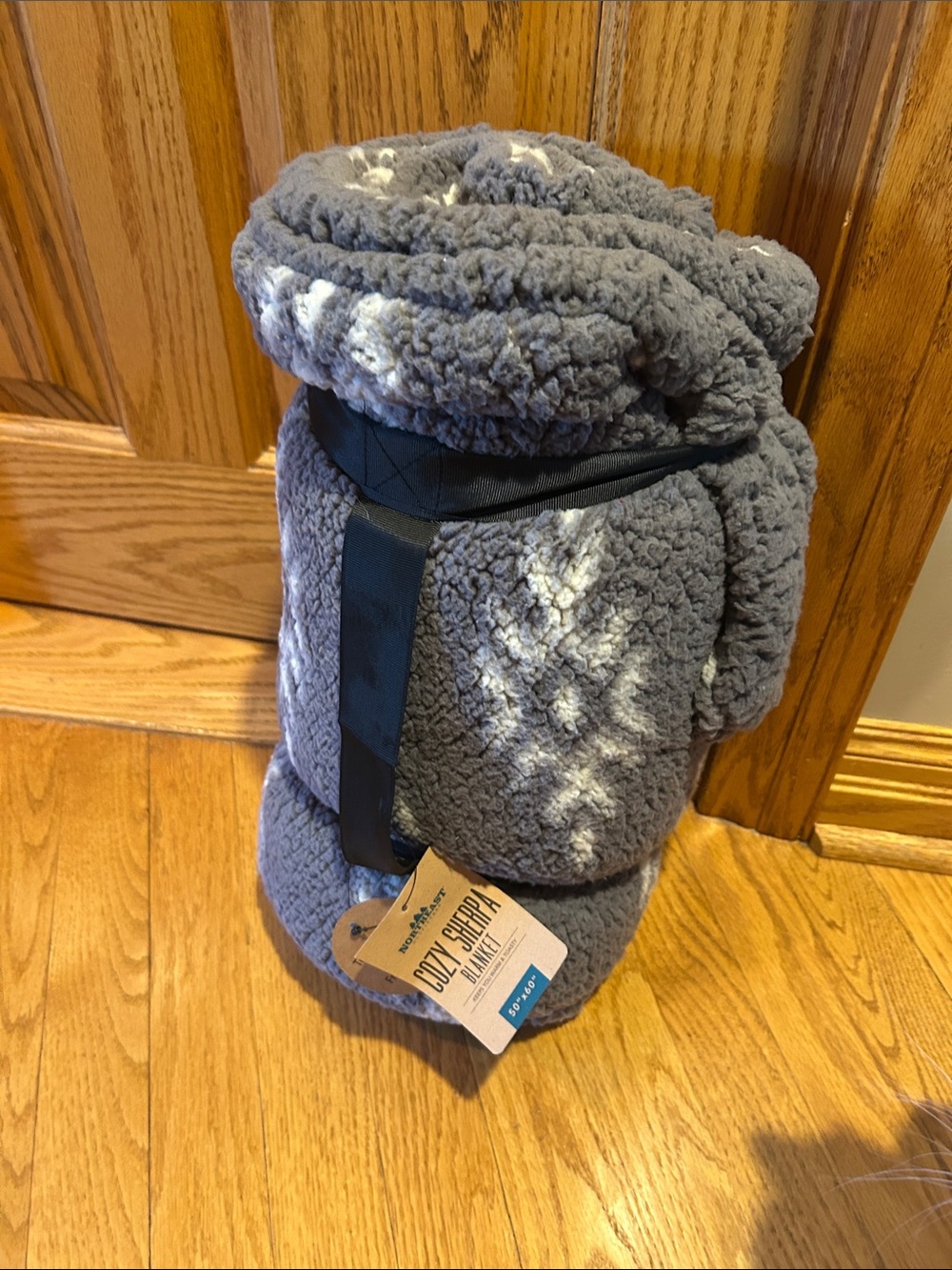 NWT Northeast Outfitters Sherpa Blanket